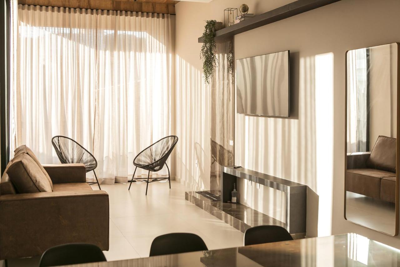 Casa Requinte, 4 Suites , Piscina II Balneário Camboriú Zewnętrze zdjęcie