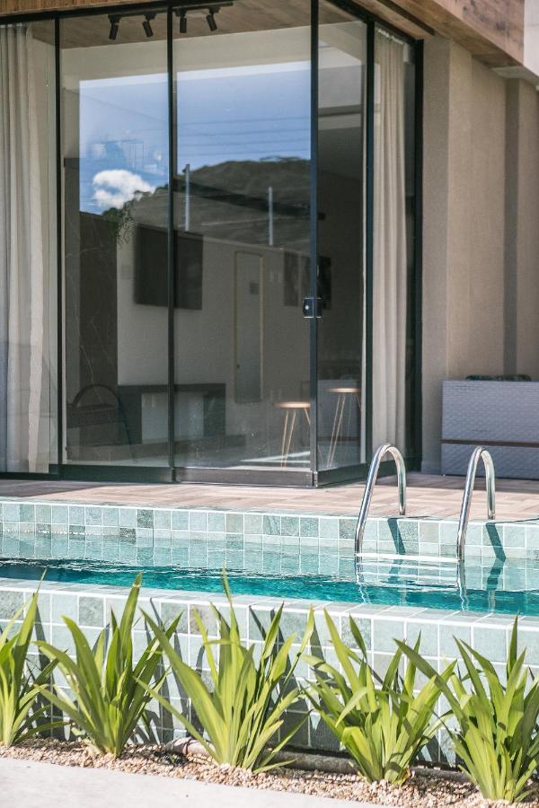 Casa Requinte, 4 Suites , Piscina II Balneário Camboriú Zewnętrze zdjęcie